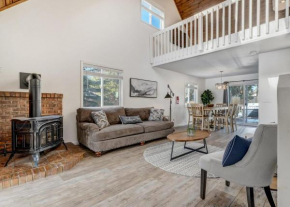 Lorraine Loft - Pet-Friendly Game Room Hot Tub Pit